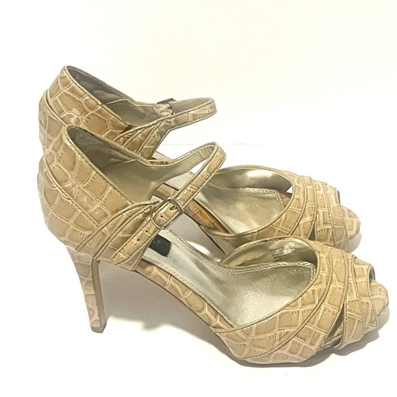 White House Black Market Textured Beige Heels - Picture 3 of 5